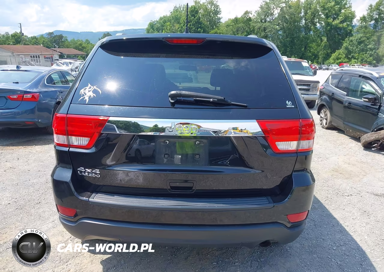 2013 Jeep Grand Cherokee Laredo VIN:1C4RJFAG0DC560947 - 16