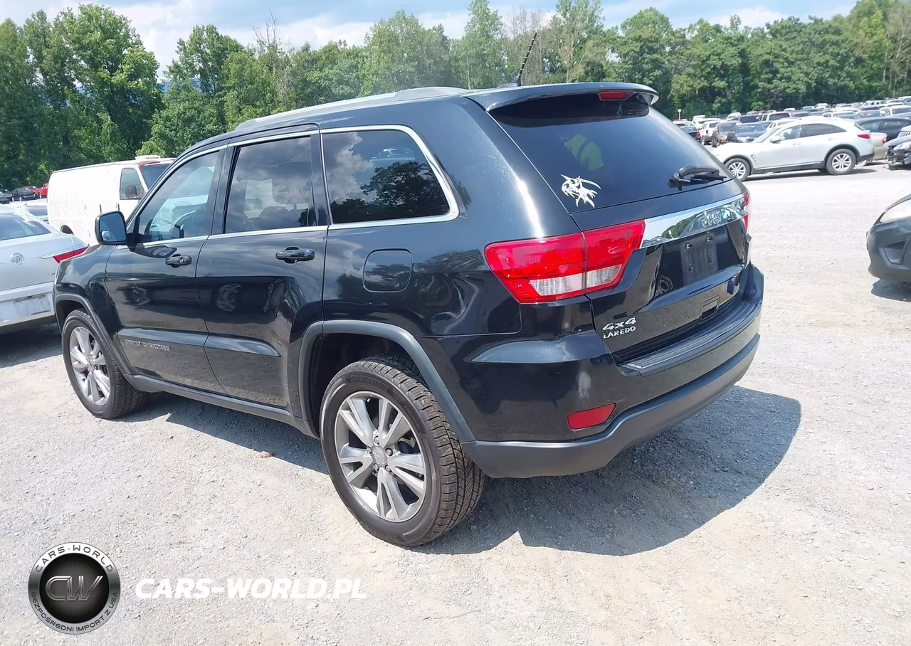 2013 Jeep Grand Cherokee Laredo VIN:1C4RJFAG0DC560947 - 3