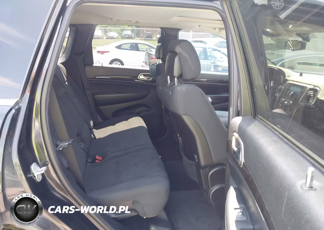 2013 Jeep Grand Cherokee Laredo VIN:1C4RJFAG0DC560947 - 8