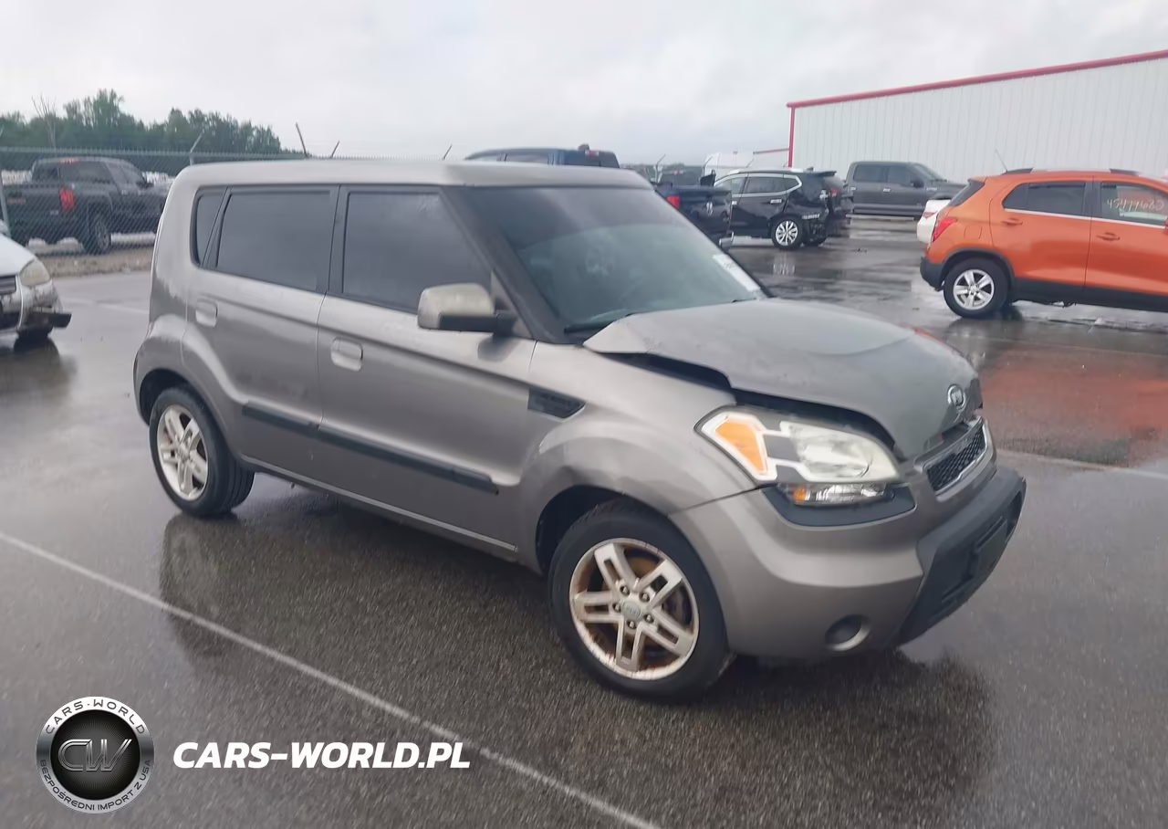 2010 Kia Soul +