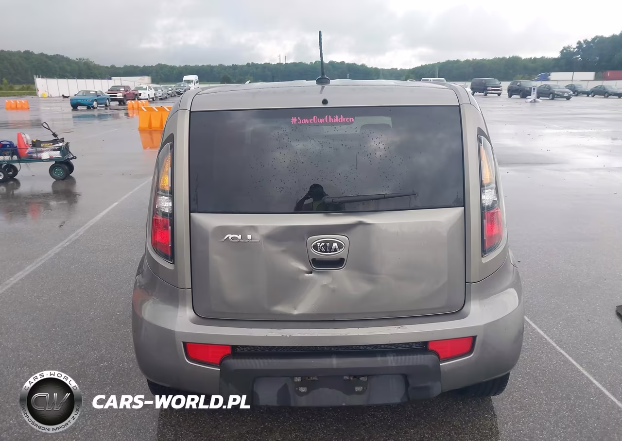 2010 Kia Soul + VIN:KNDJT2A28A7172339 - 17