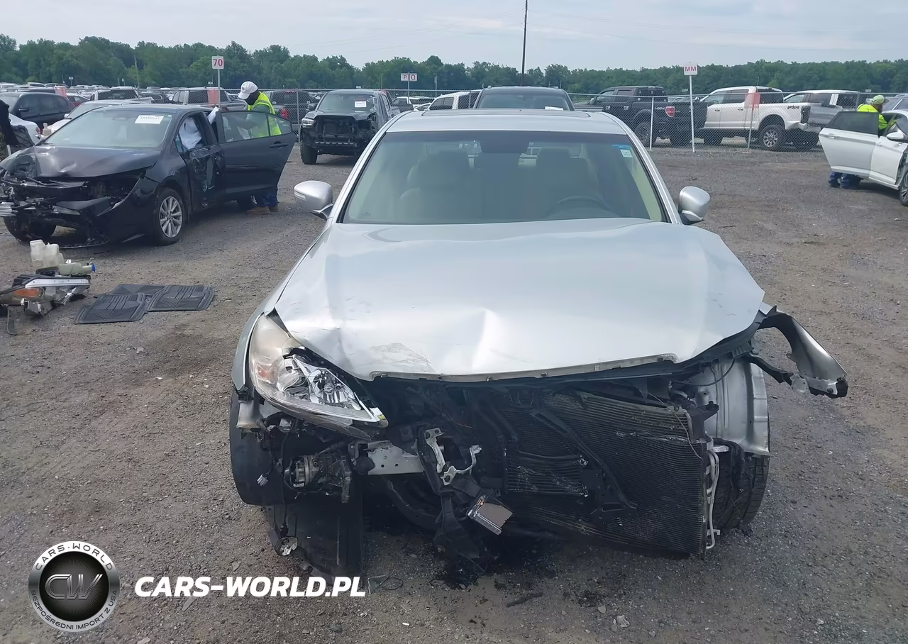 2011 Hyundai Genesis 4.6 VIN:KMHGC4DF1BU114110 - 13