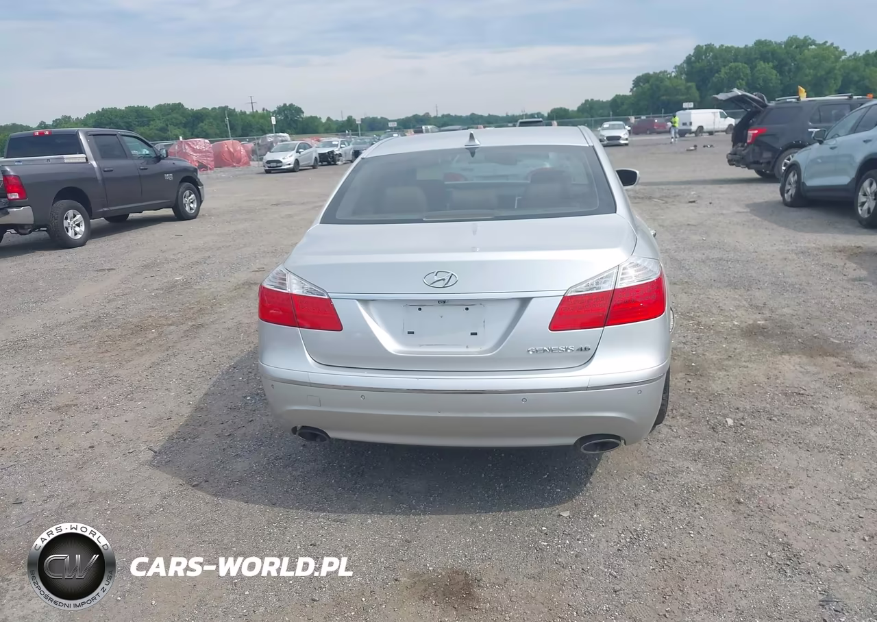 2011 Hyundai Genesis 4.6 VIN:KMHGC4DF1BU114110 - 17