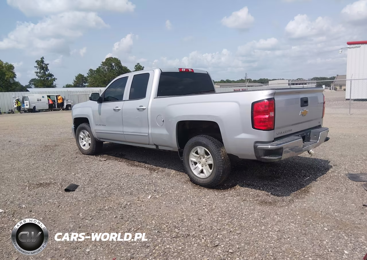 2018 Chevrolet Silverado 1500 1Lt VIN:1GCRCREC0JZ181393 - 3