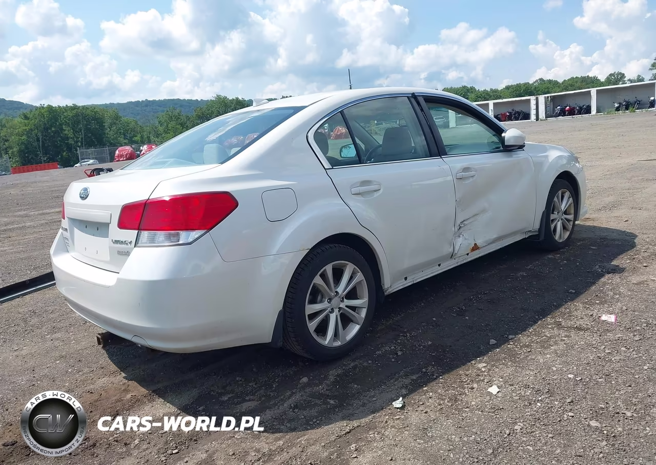 2014 Subaru Legacy 2.5I Premium VIN:4S3BMBC61E3020899 - 4