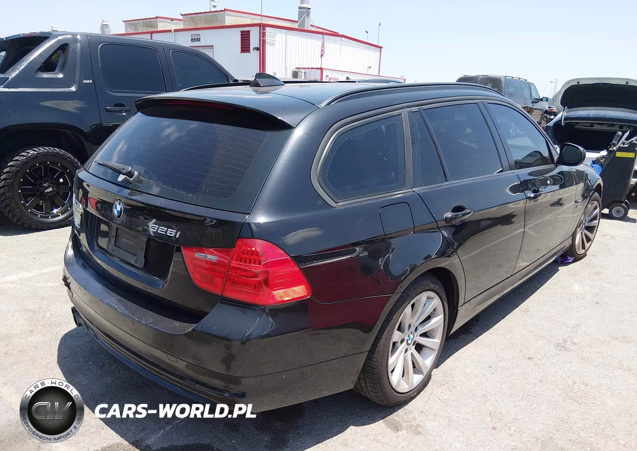2011 BMW 328I xDrive VIN:WBAUU3C53BA541469 - 4