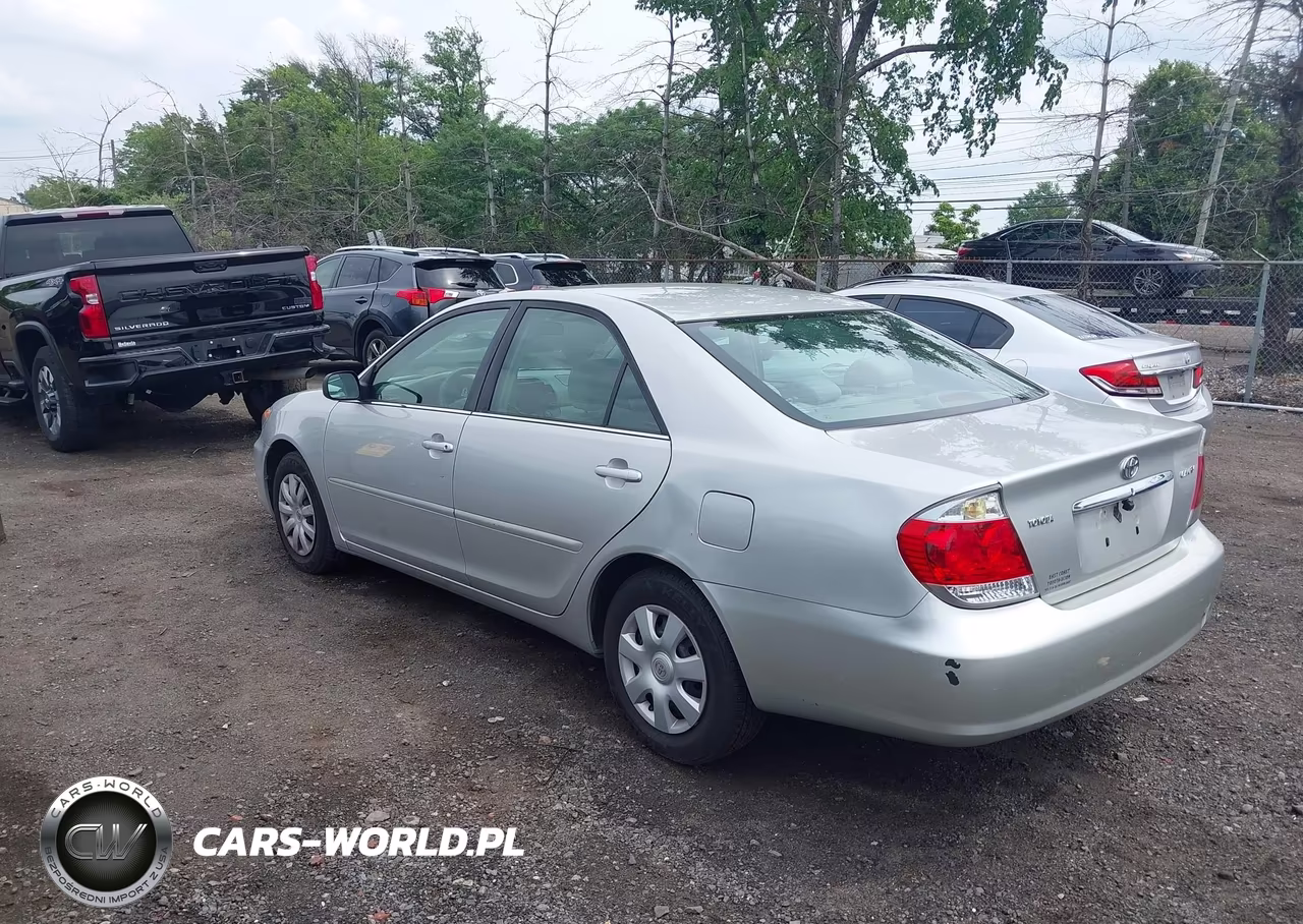 2005 Toyota Camry Std VIN:4T1BE32K55U611034 - 3