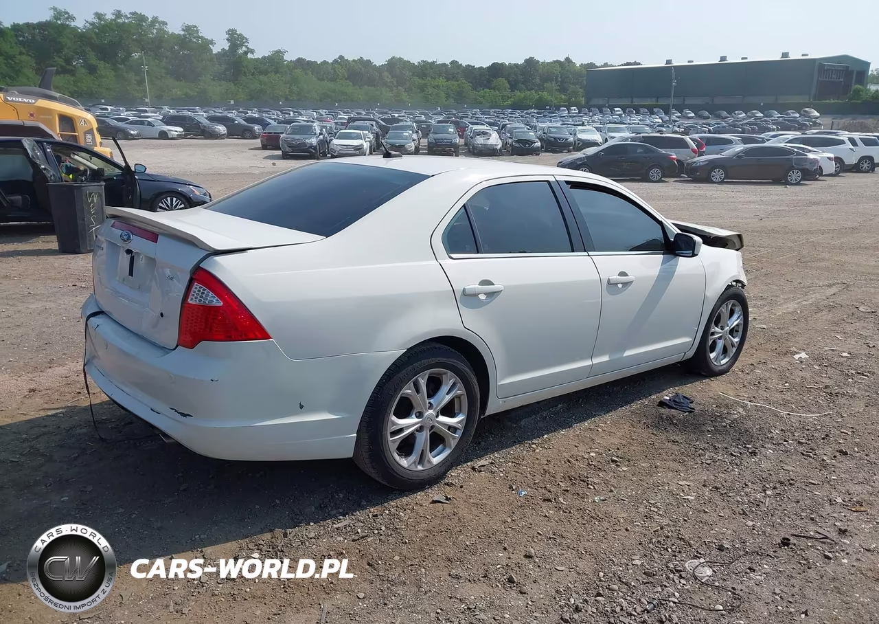 2012 Ford Fusion Se VIN:3FAHP0HA4CR267910 - 4