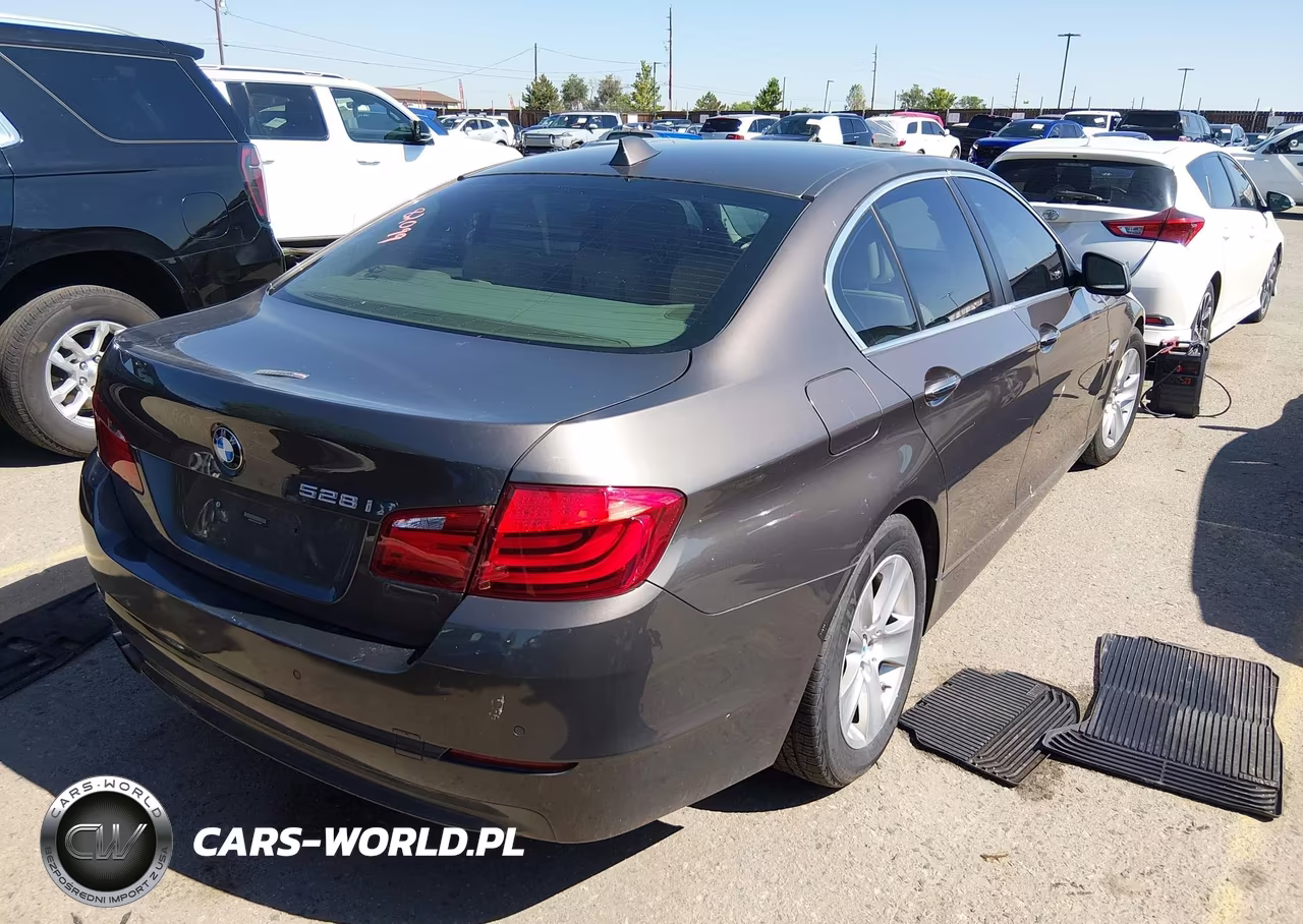 2012 BMW 528I xDrive VIN:WBAXH5C59CDW10095 - 4