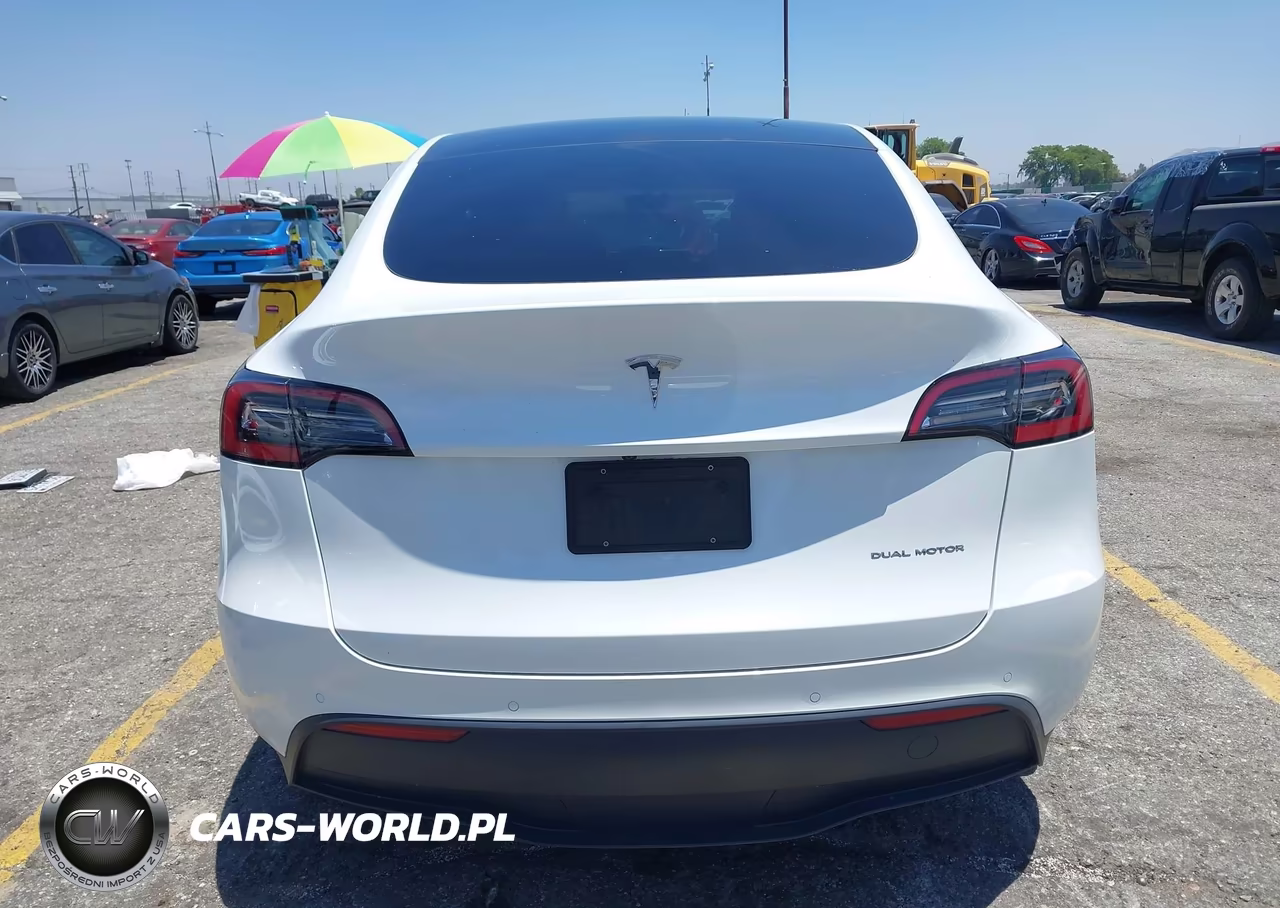 2022 Tesla Model Y Long Range Dual Motor All-Wheel Drive VIN:7SAYGAEE8NF544606 - 17