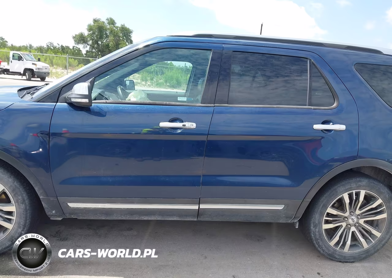 2017 Ford Explorer Platinum VIN:1FM5K8HT2HGC85585 - 14