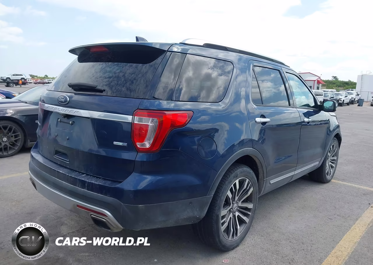 2017 Ford Explorer Platinum VIN:1FM5K8HT2HGC85585 - 4
