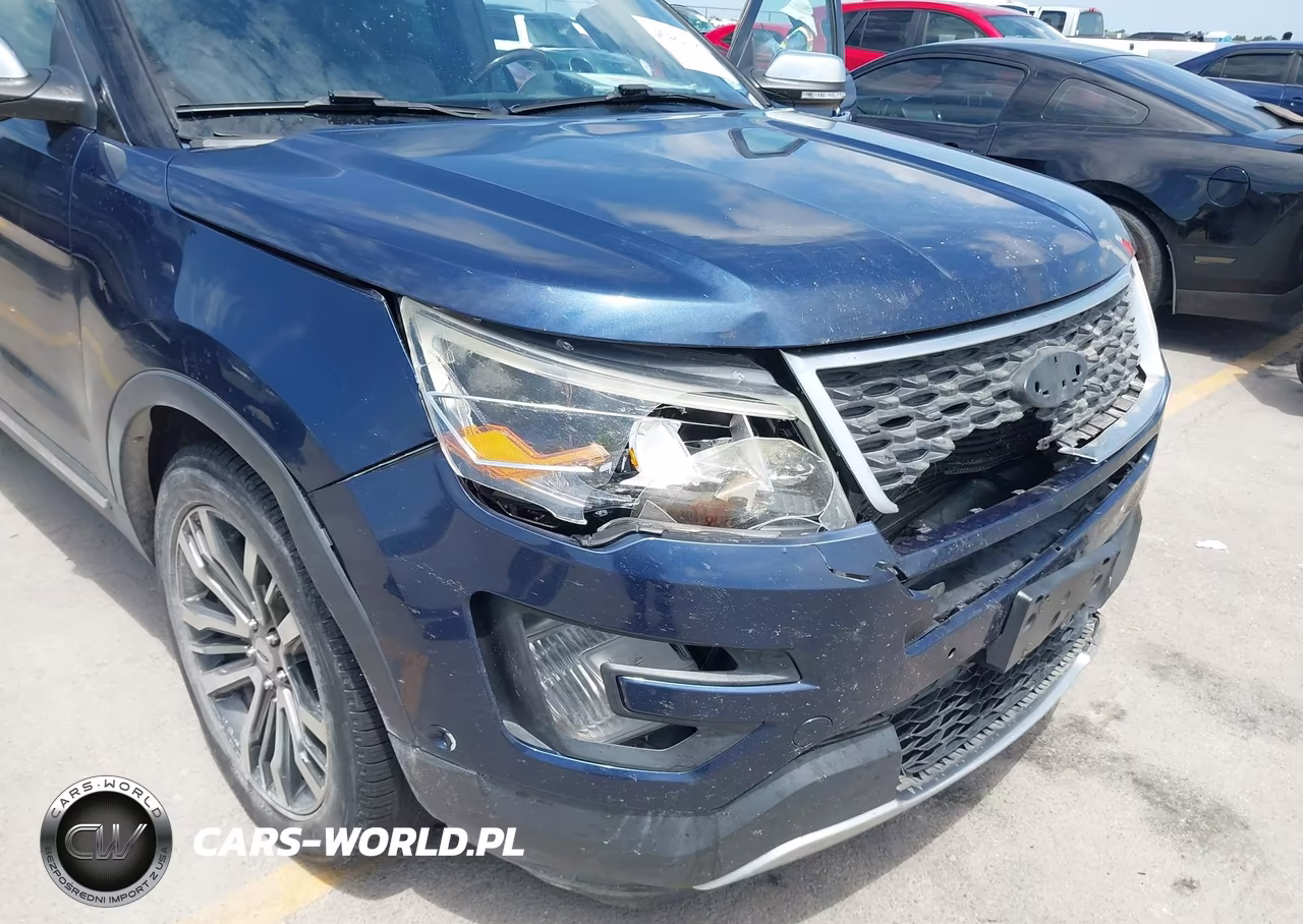 2017 Ford Explorer Platinum VIN:1FM5K8HT2HGC85585 - 6