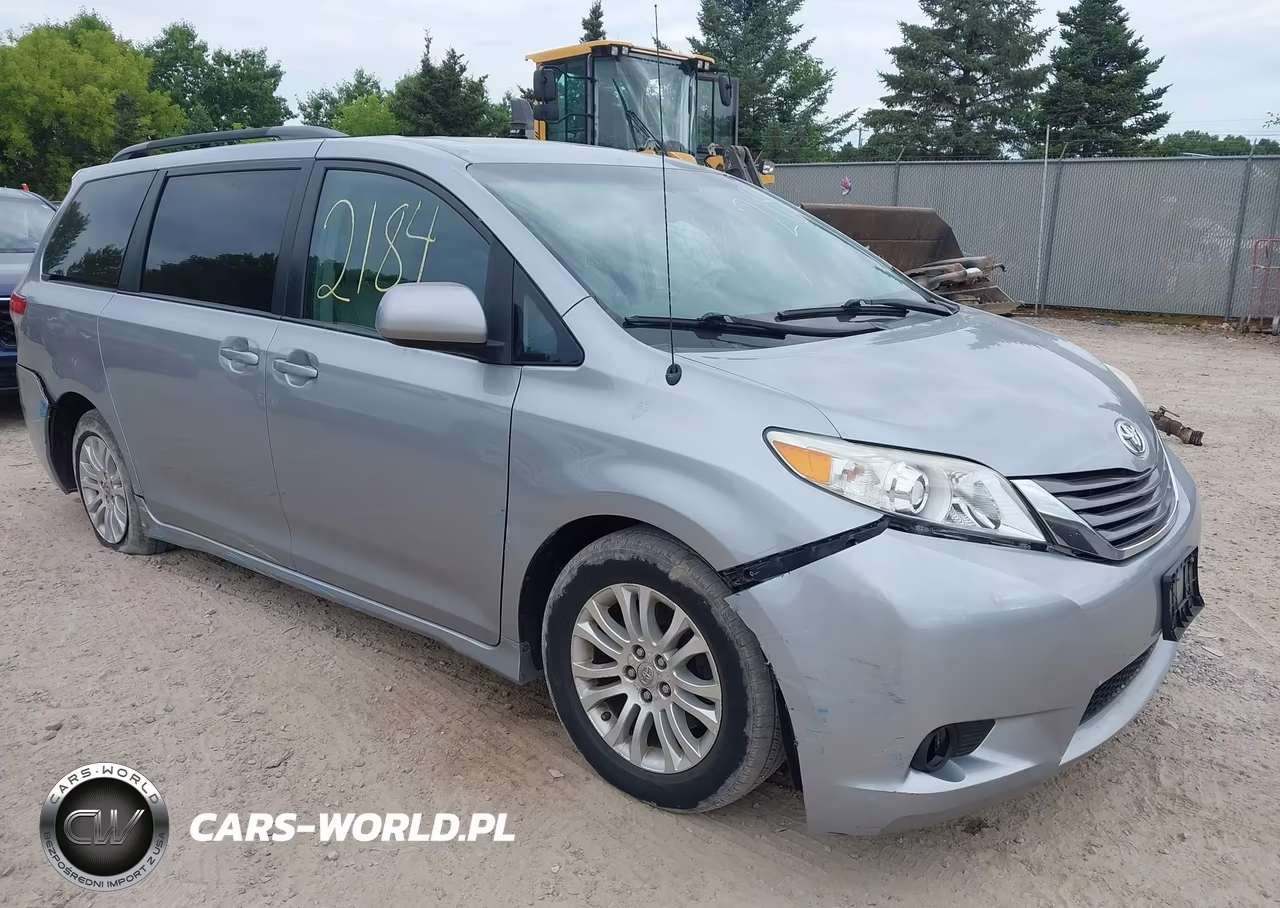 2011 Toyota Sienna Xle V6 – zdjęcie 1 z 21