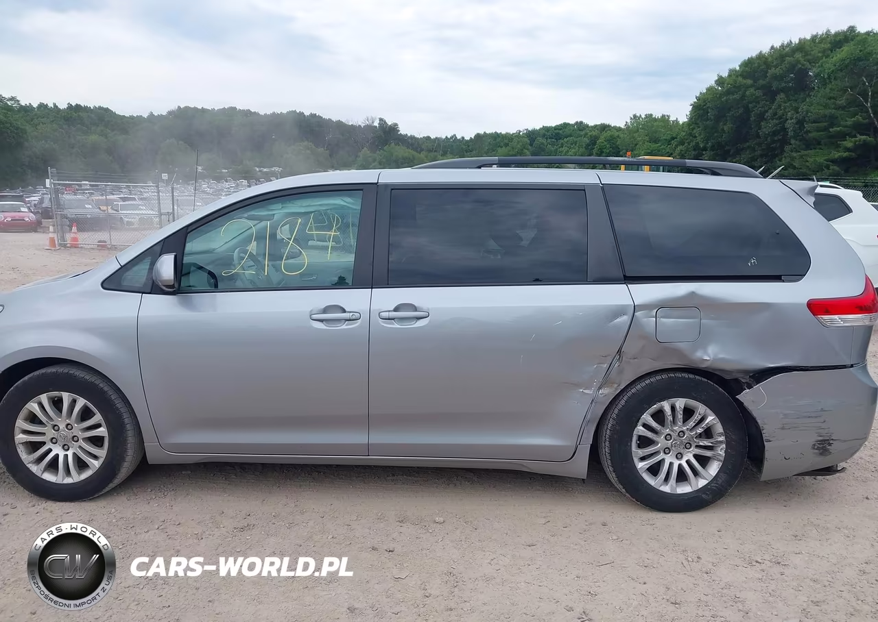2011 Toyota Sienna Xle V6 VIN:5TDYK3DC6BS152853 - 14