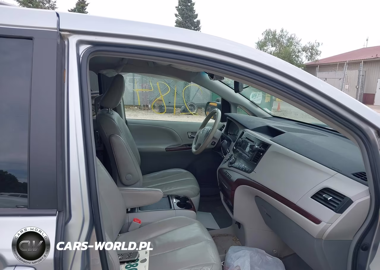 2011 Toyota Sienna Xle V6 VIN:5TDYK3DC6BS152853 - 5