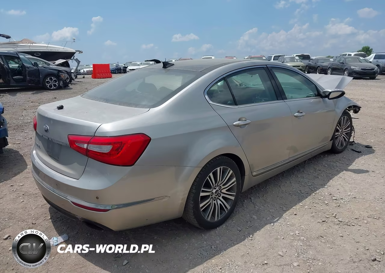 2014 Kia Cadenza Premium VIN:KNALN4D77E5153818 - 4