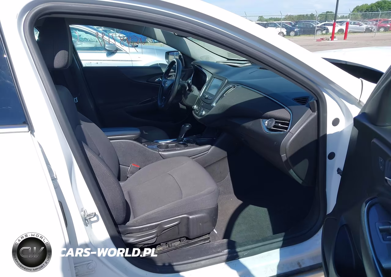 2018 Chevrolet Malibu Lt VIN:1G1ZD5STXJF124476 - 5