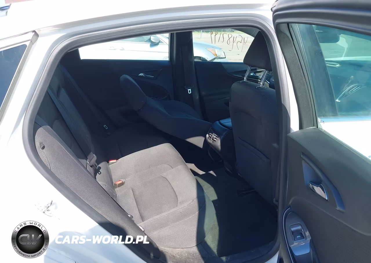 2018 Chevrolet Malibu Lt VIN:1G1ZD5STXJF124476 - 8