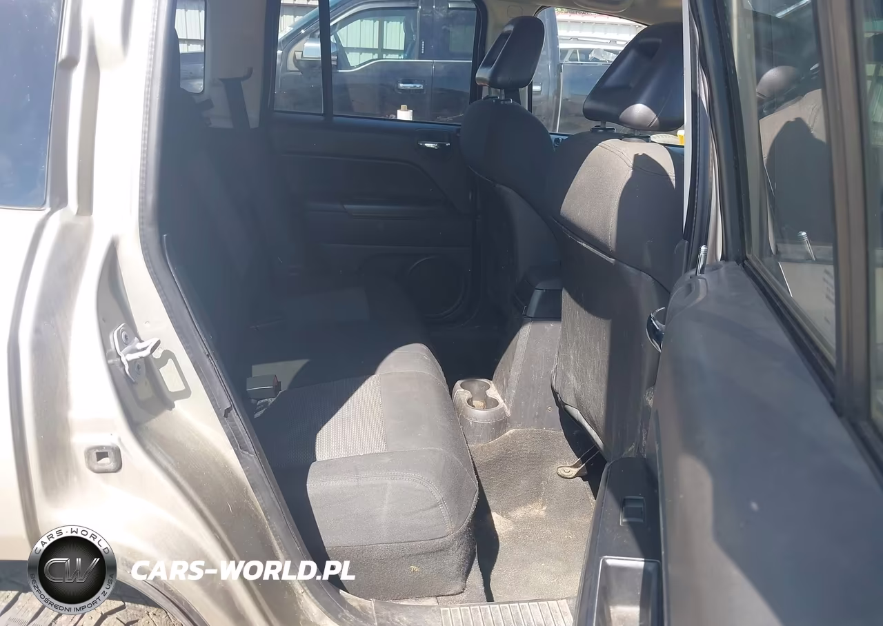 2009 Jeep Compass Sport VIN:1J4FF47B19D205995 - 8