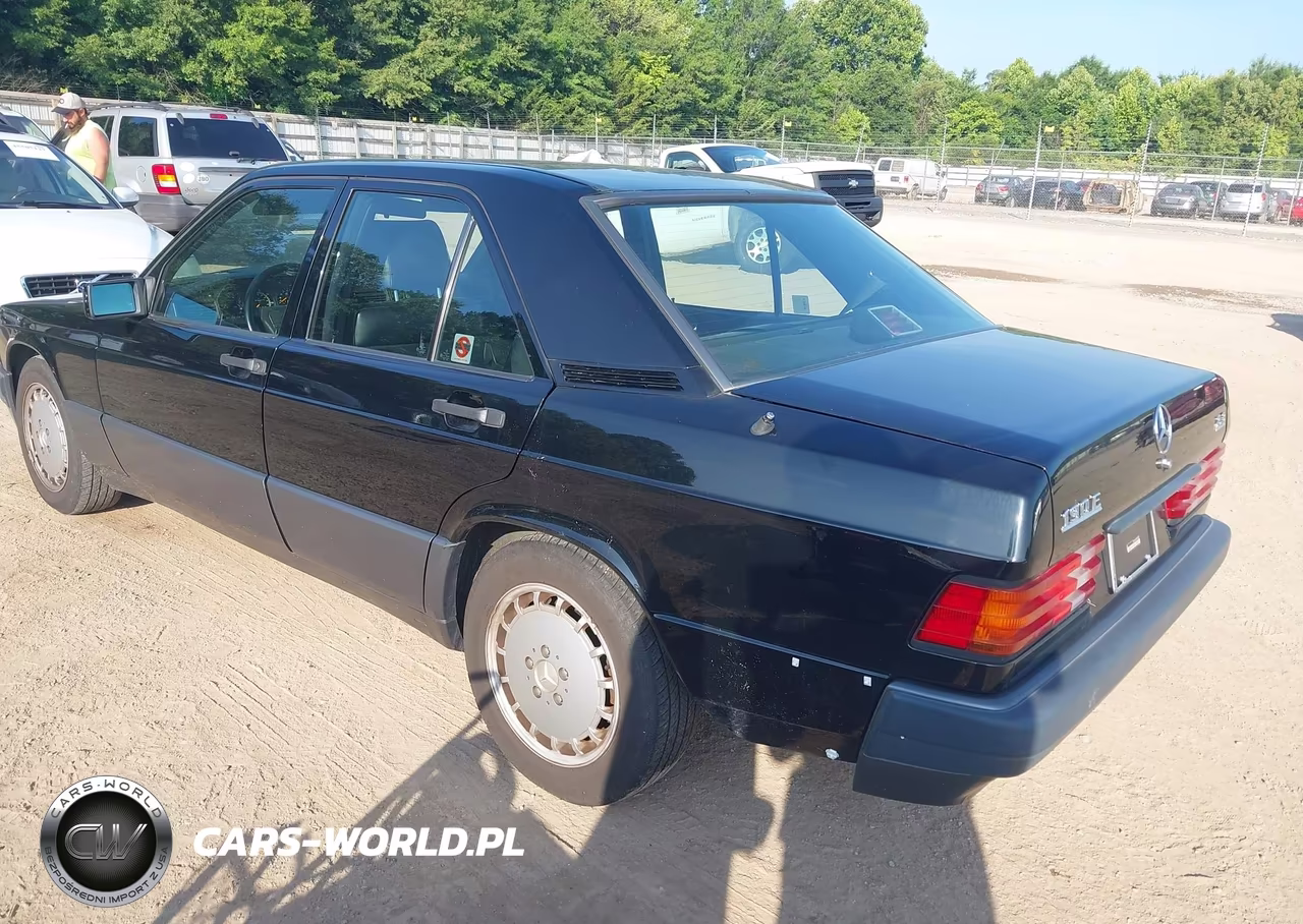 1992 Mercedes-Benz 190 E 2.3 VIN:WDBDA28D7NF901693 - 3
