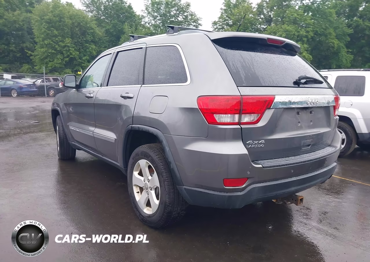 2013 Jeep Grand Cherokee Laredo VIN:1C4RJFAG2DC537623 - 3