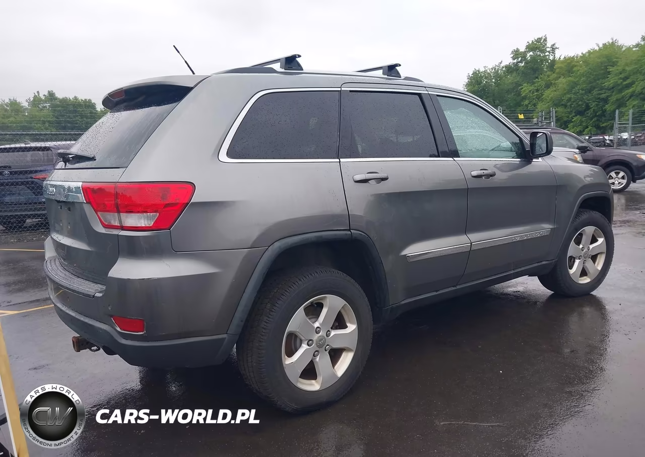 2013 Jeep Grand Cherokee Laredo VIN:1C4RJFAG2DC537623 - 4