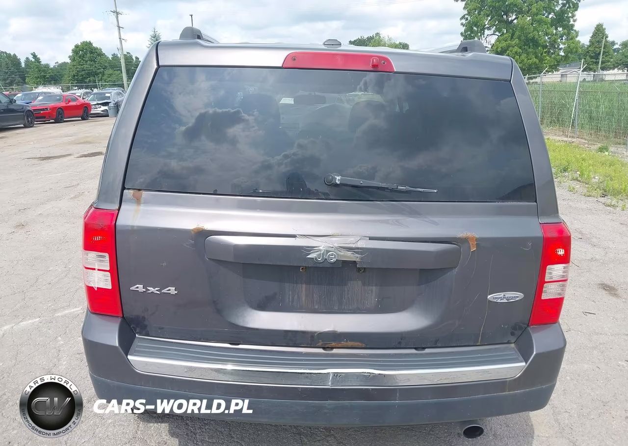 2016 Jeep Patriot High Altitude Edition VIN:1C4NJRFB2GD523846 - 16