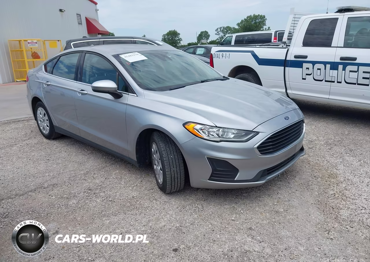 2020 Ford Fusion S – zdjęcie 1 z 17
