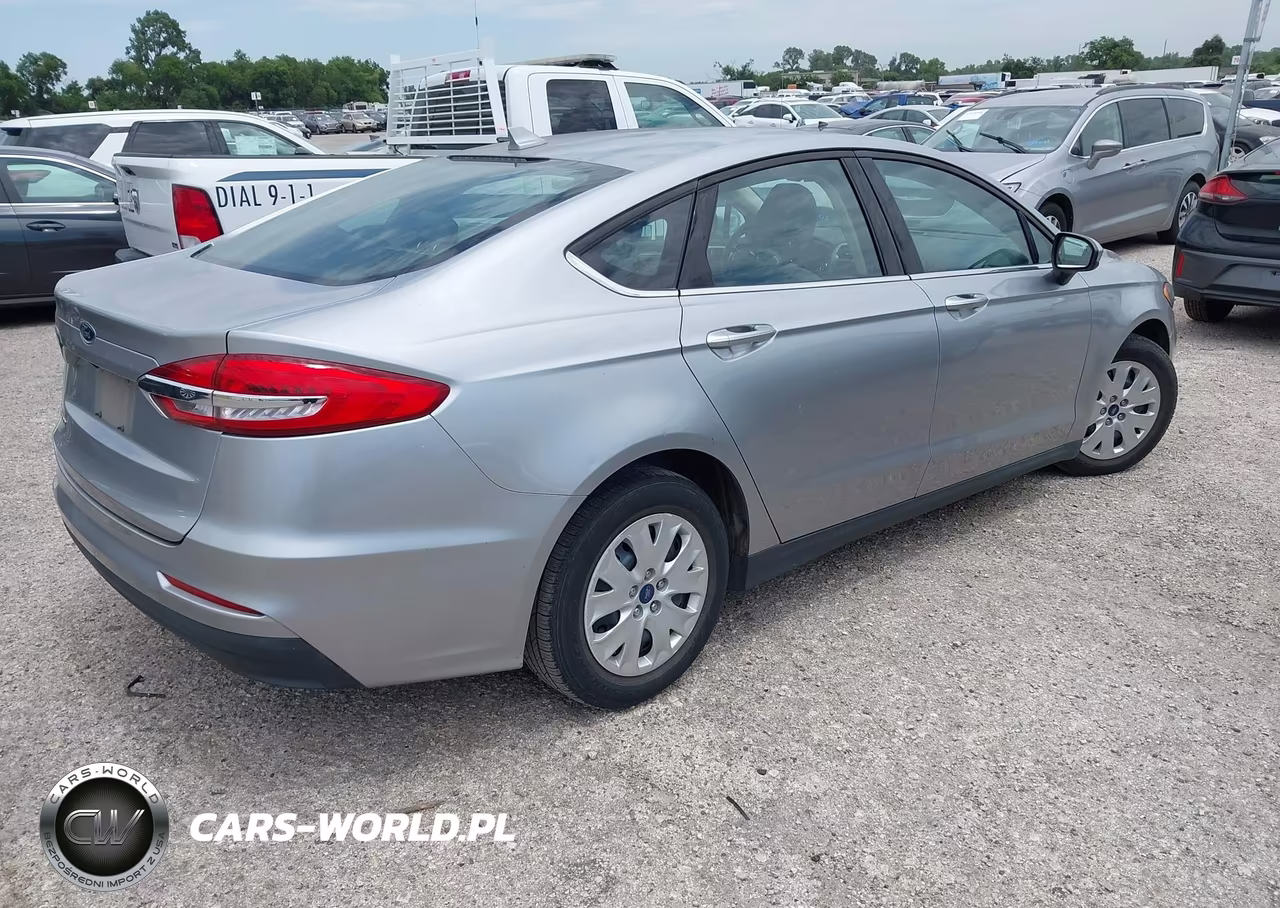 2020 Ford Fusion S VIN:3FA6P0G78LR201082 - 4