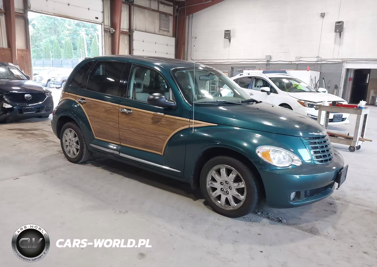 2009 Chrysler Pt Cruiser Touring VIN:3A8FY58989T578570 - 1