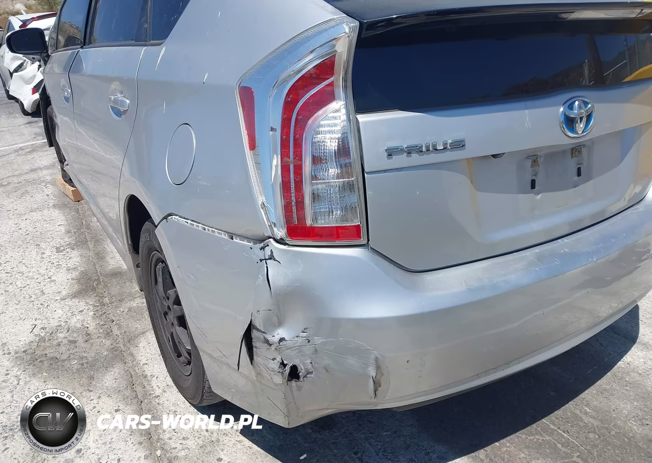 2015 Toyota Prius Two VIN:JTDKN3DU5F1978571 - 13