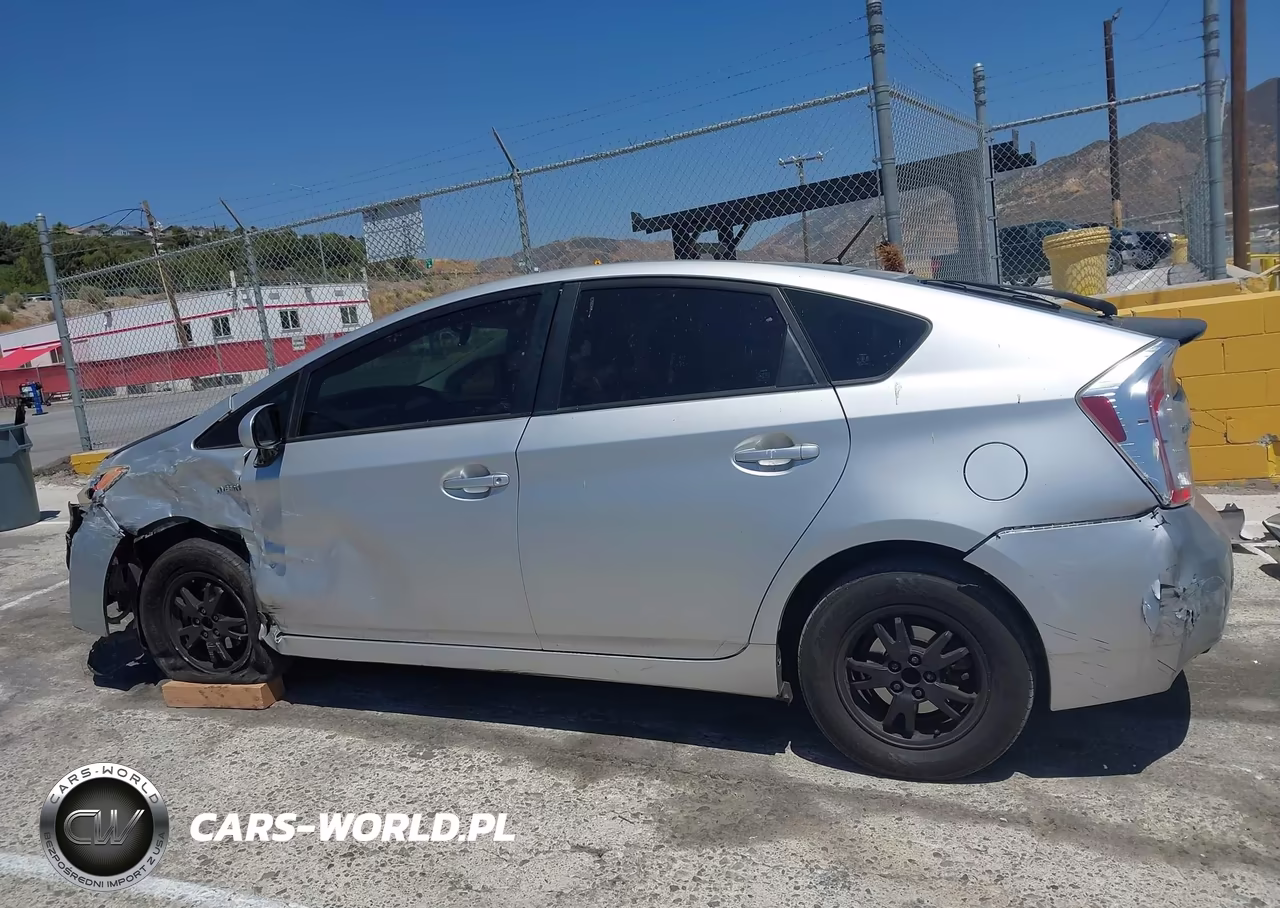 2015 Toyota Prius Two VIN:JTDKN3DU5F1978571 - 16