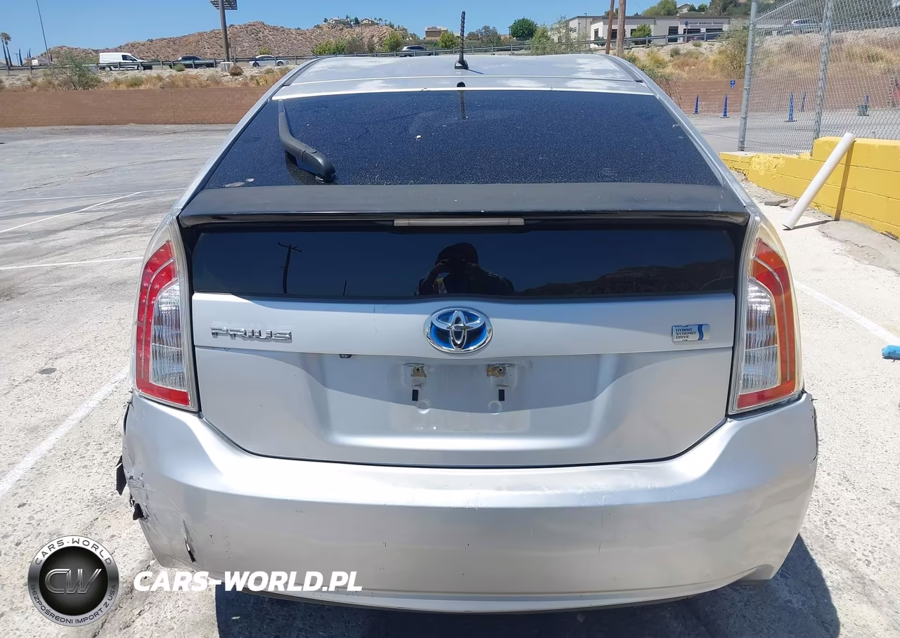 2015 Toyota Prius Two VIN:JTDKN3DU5F1978571 - 18