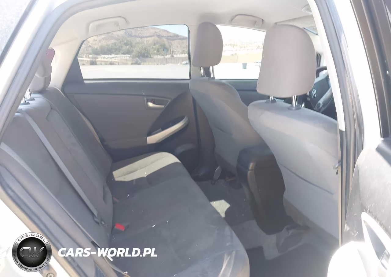 2015 Toyota Prius Two VIN:JTDKN3DU5F1978571 - 8