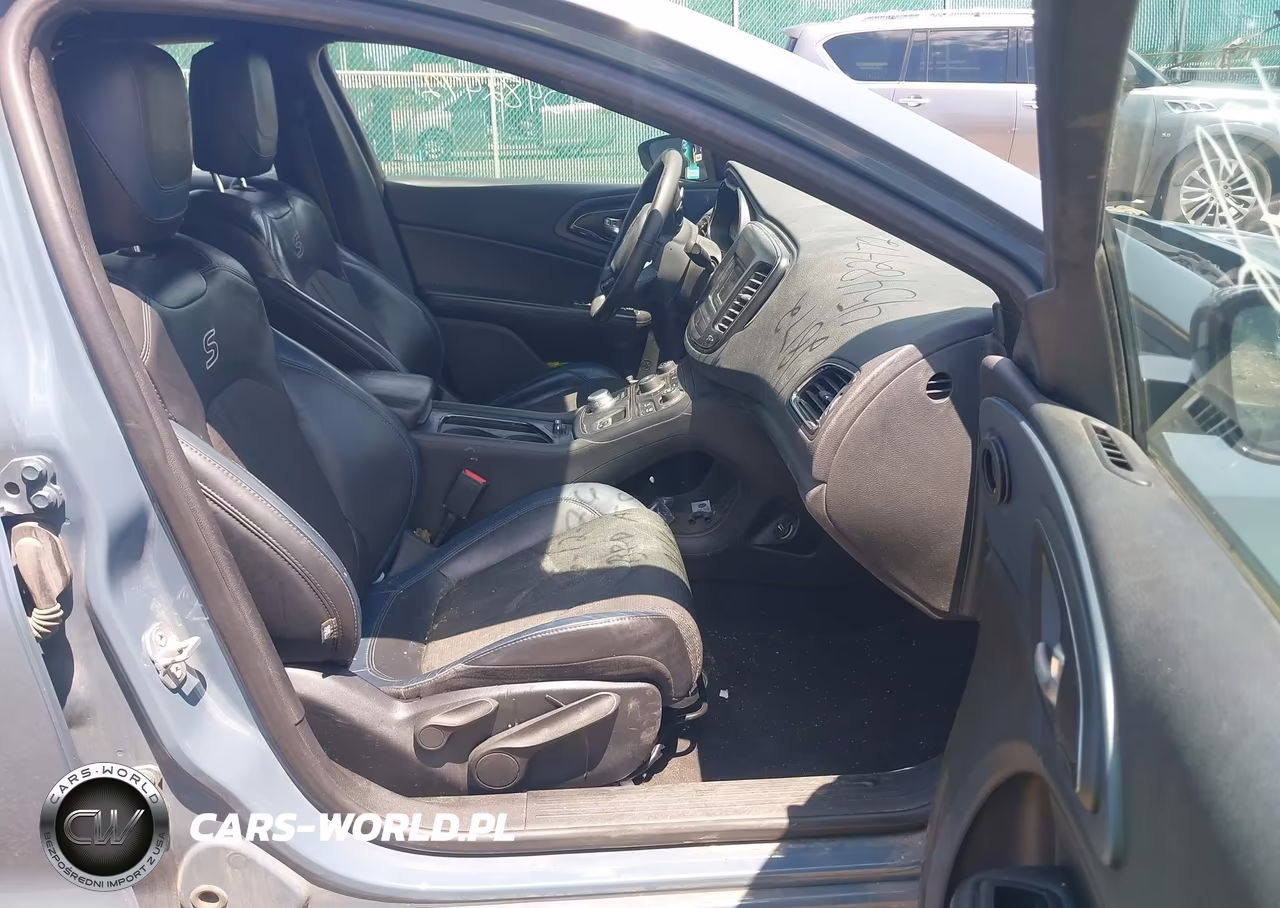 2015 Chrysler 200 S VIN:1C3CCCBB4FN649689 - 5