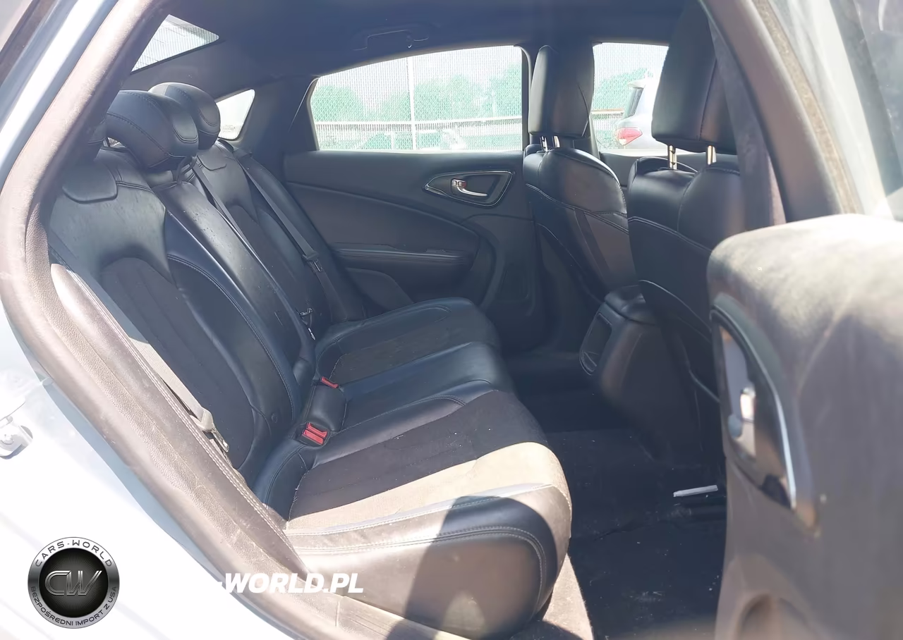 2015 Chrysler 200 S VIN:1C3CCCBB4FN649689 - 8