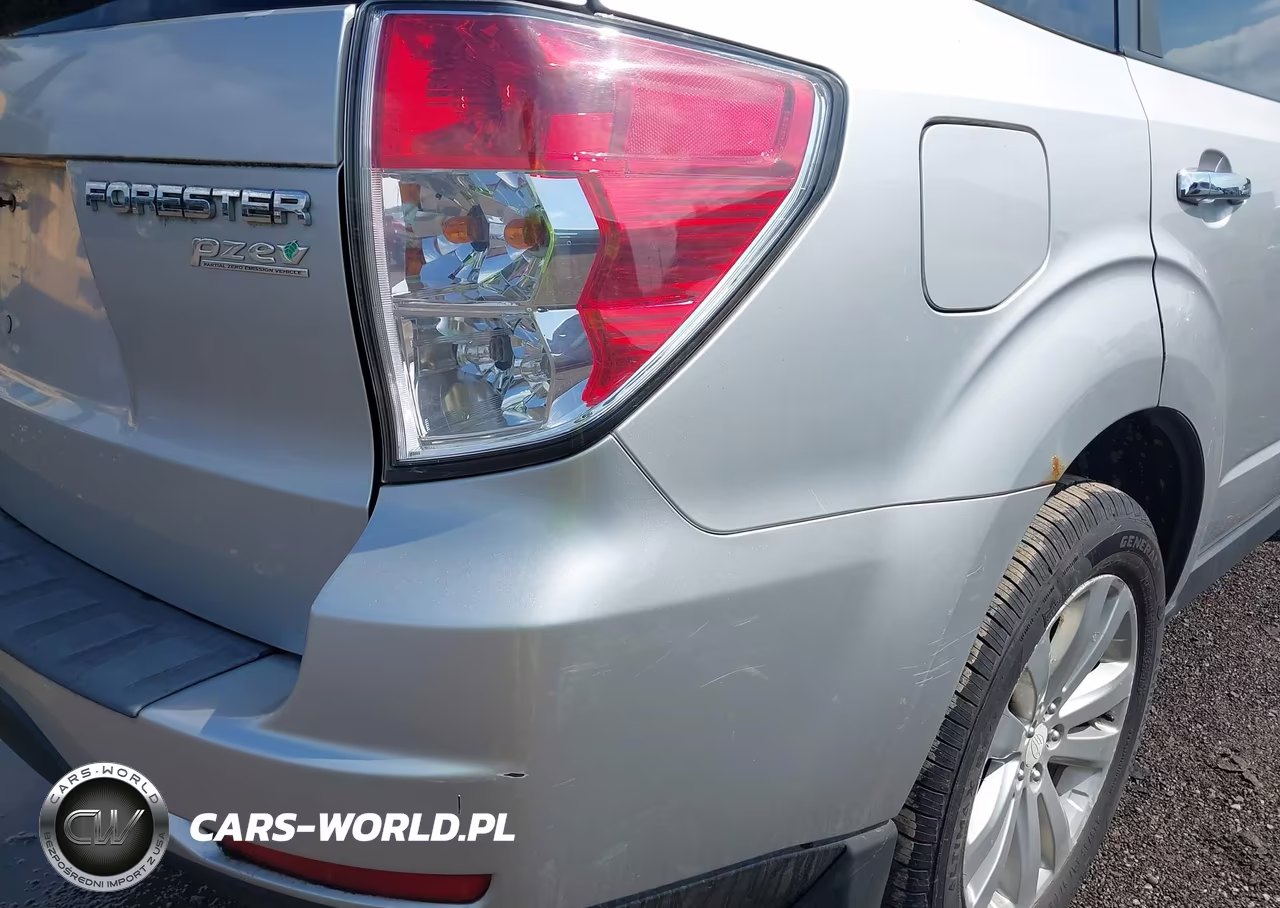 2011 Subaru Forester 2.5X Premium VIN:JF2SHADC6BG755919 - 12