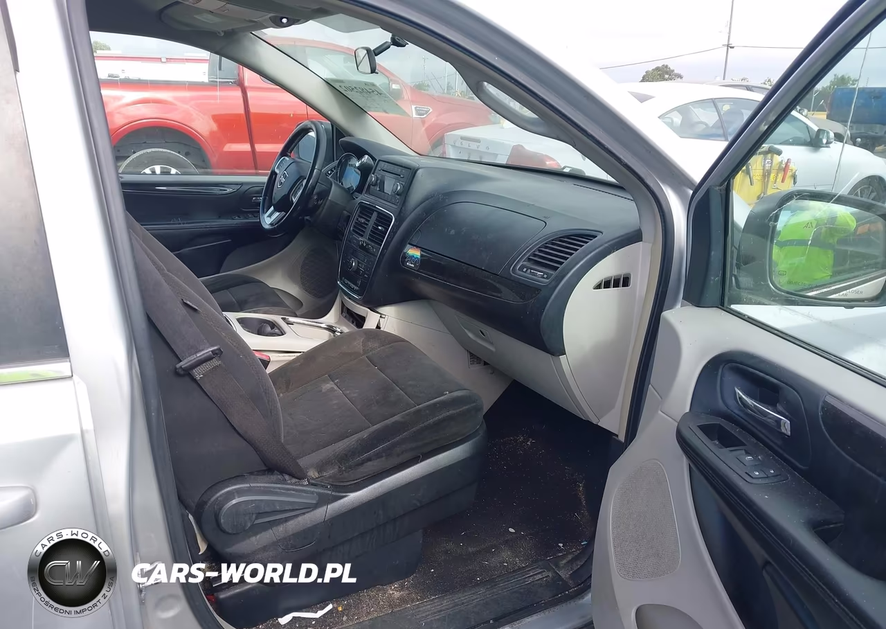 2012 Dodge Grand Caravan Crew VIN:2C4RDGDG4CR205956 - 5