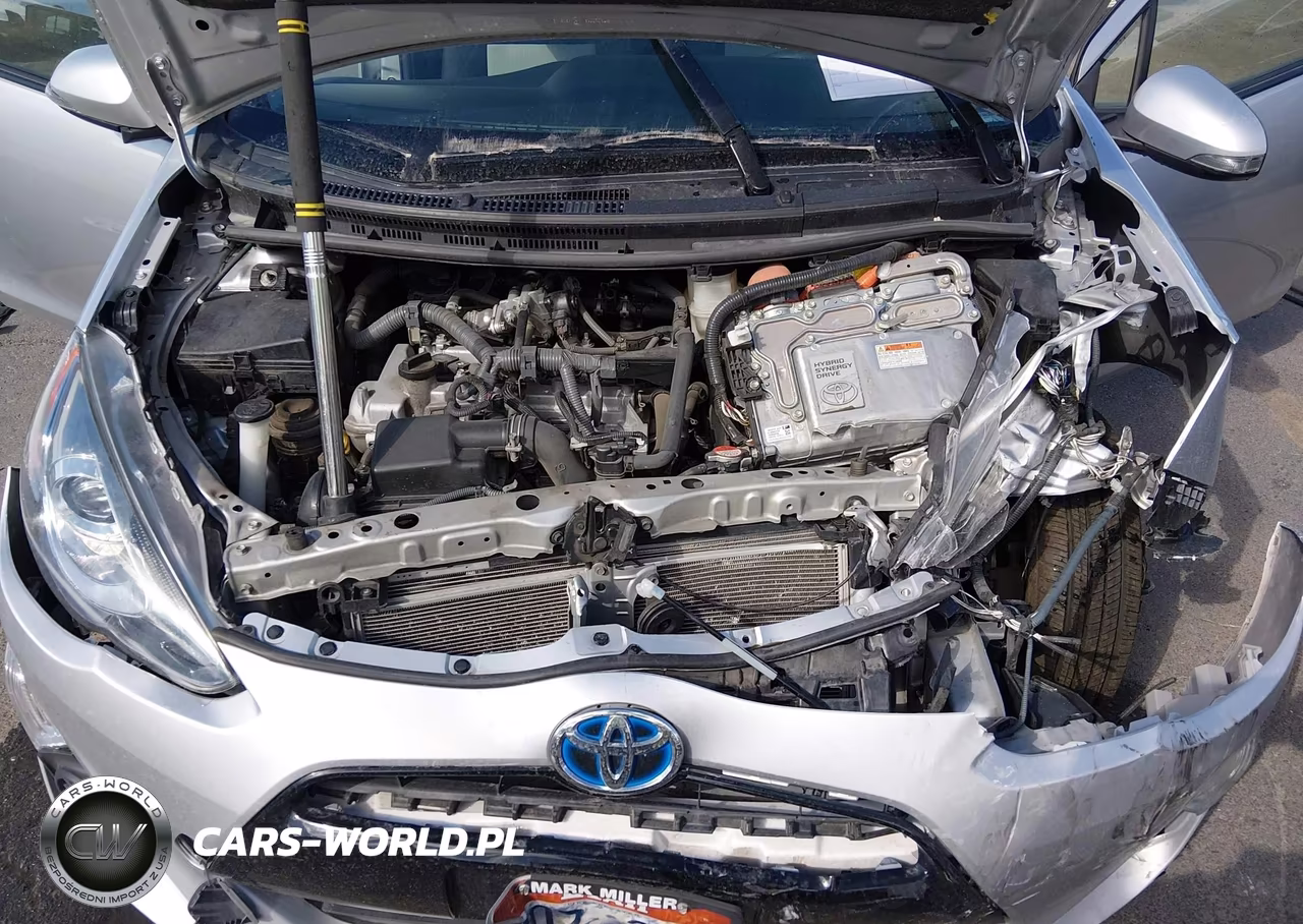 2016 Toyota Prius C Two VIN:JTDKDTB33G1115251 - 10