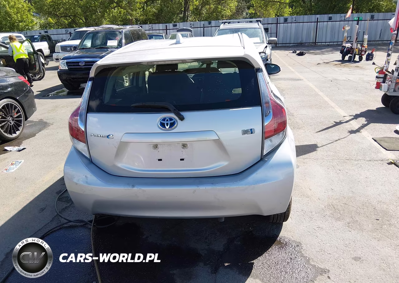 2016 Toyota Prius C Two VIN:JTDKDTB33G1115251 - 16