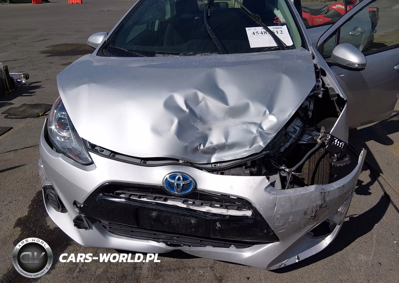 2016 Toyota Prius C Two VIN:JTDKDTB33G1115251 - 6