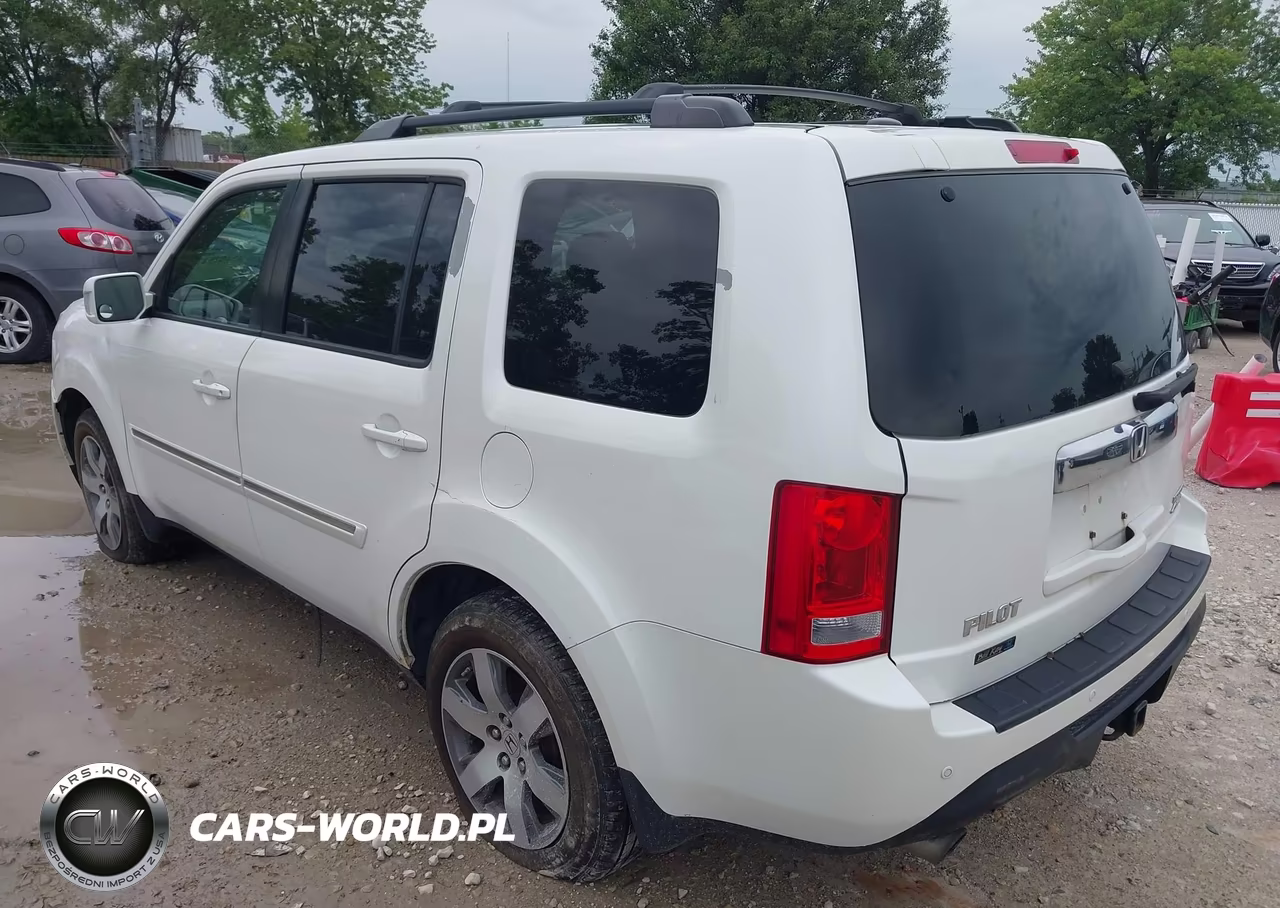 2013 Honda Pilot Touring VIN:5FNYF4H95DB035975 - 3