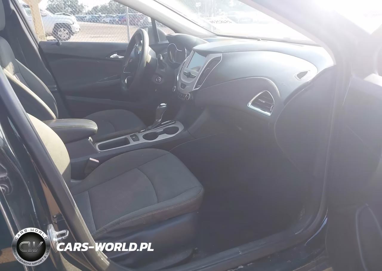2018 Chevrolet Cruze Ls Auto VIN:1G1BC5SM8J7195425 - 5