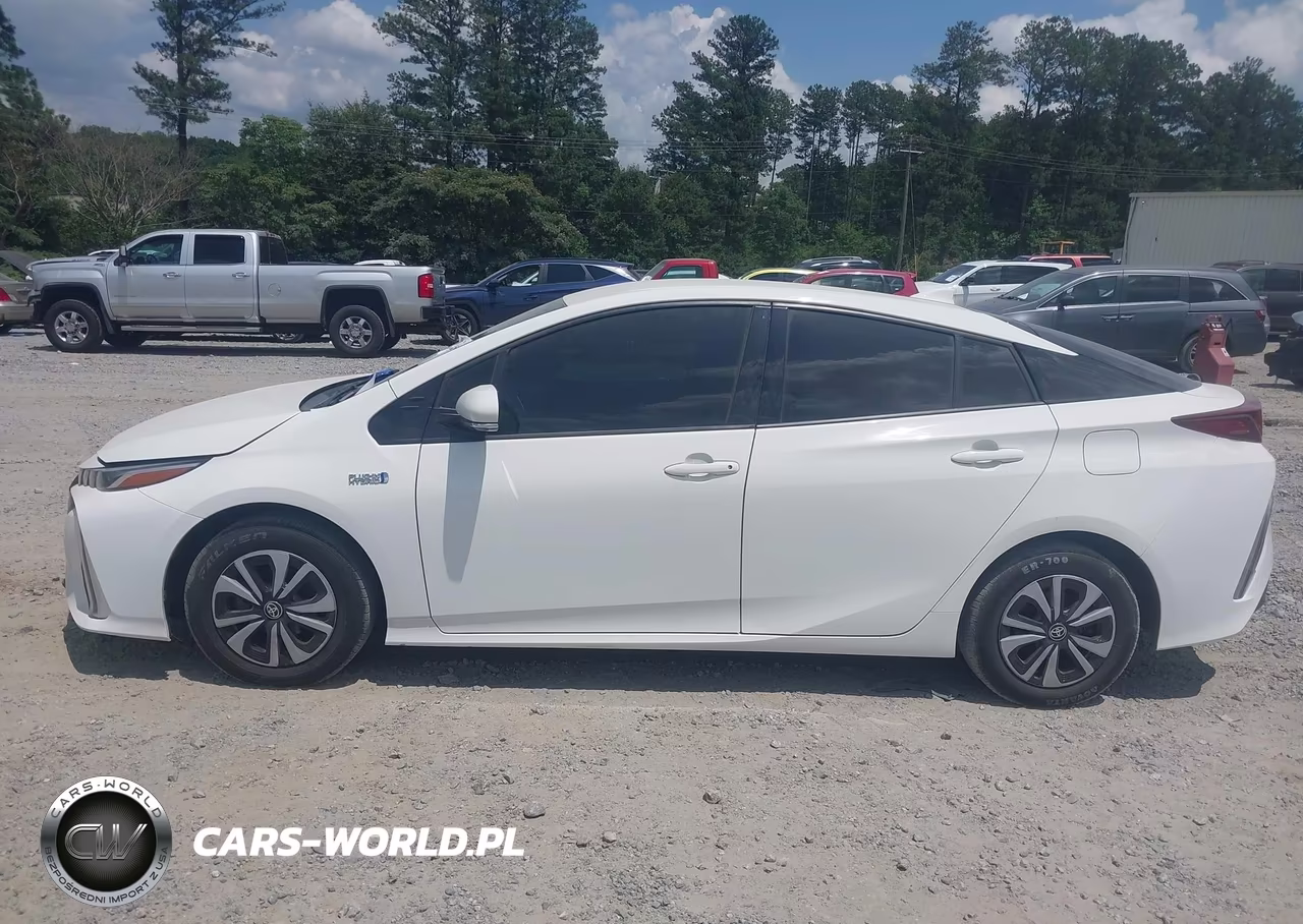 2018 Toyota Prius Prime Plus VIN:JTDKARFP5J3077252 - 14