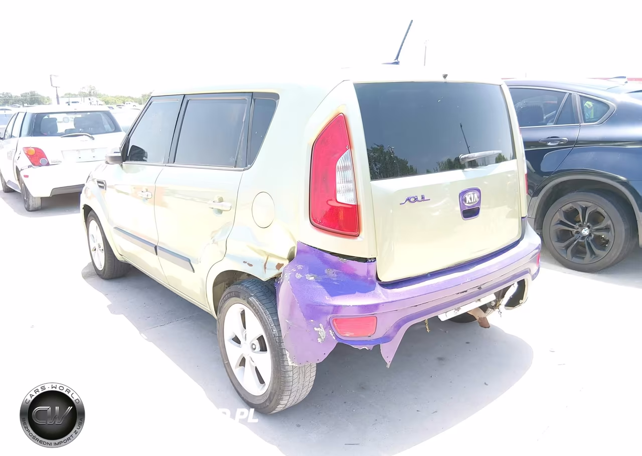 2013 Kia Soul + VIN:KNDJT2A69D7575320 - 3