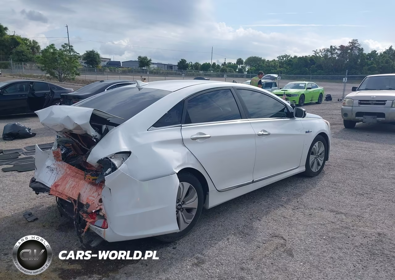 2013 Hyundai Sonata Hybrid Limited VIN:KMHEC4A40DA096858 - 4
