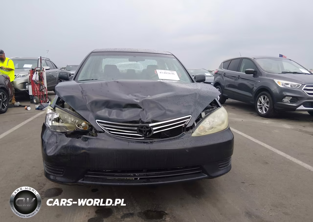 2005 Toyota Camry Le VIN:4T1BE32K55U066839 - 12