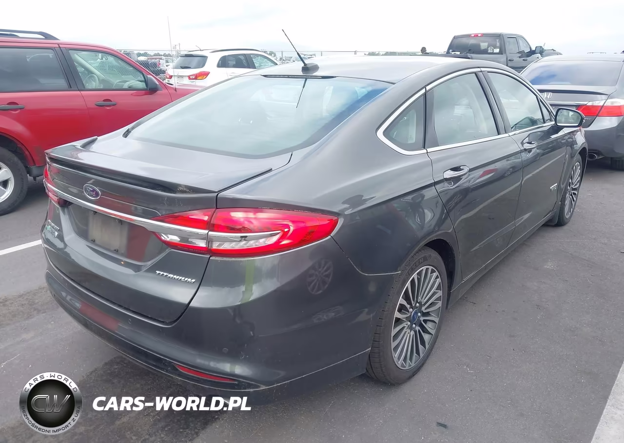 2017 Ford Fusion Energi Platinum-Titanium VIN:3FA6P0SU2HR179620 - 4