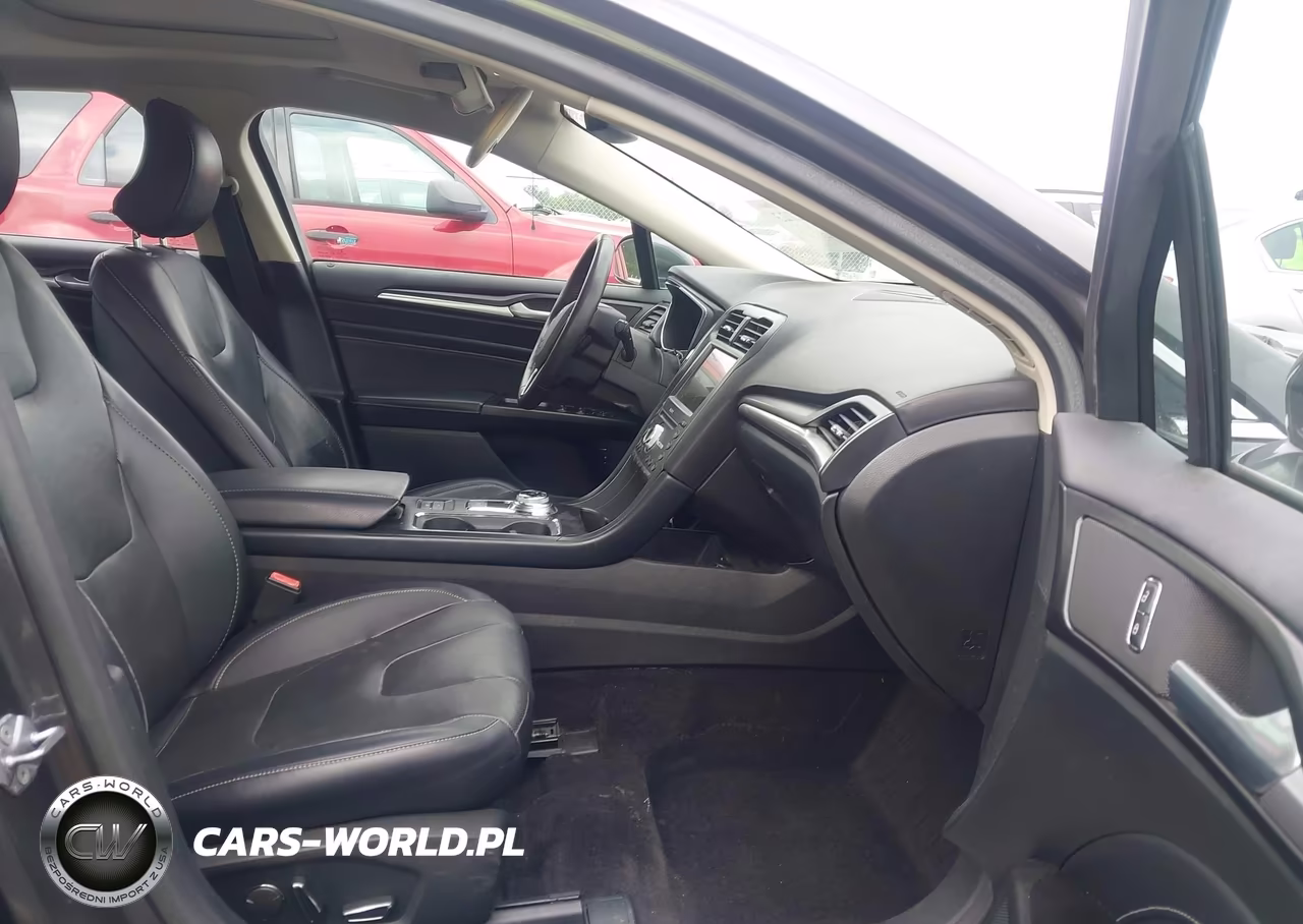2017 Ford Fusion Energi Platinum-Titanium VIN:3FA6P0SU2HR179620 - 5